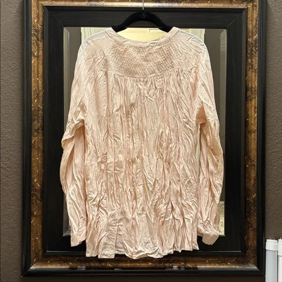 Women's Pink Button-Up Top - Picture 2 of 5